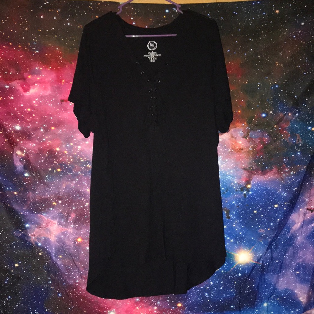 Black V Neck Cinch T-Shirt